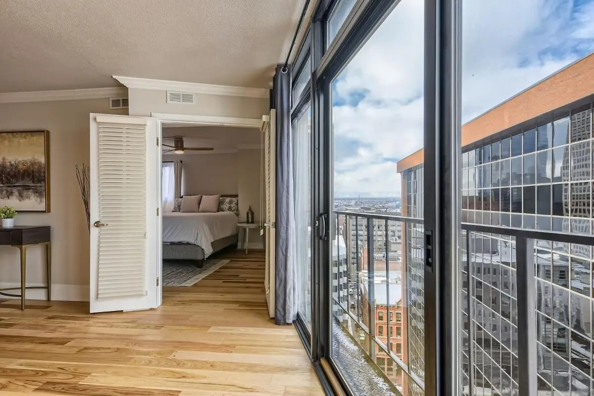 Larimer Luxury Top Notch Amenities Walk To All Denver Holiday home